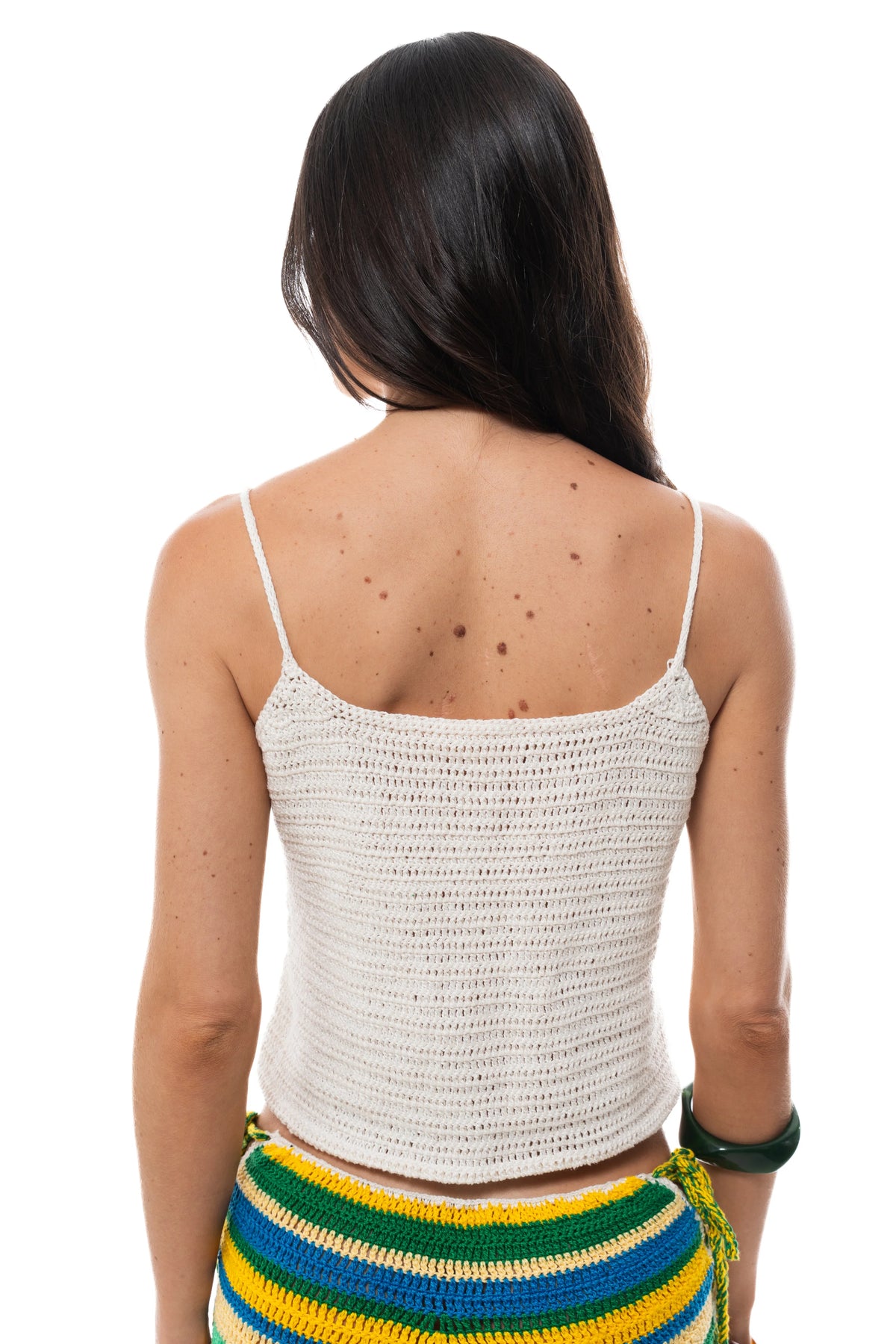 Blusa Aquarela do Brasil de crochê vista de costas, com alças finas